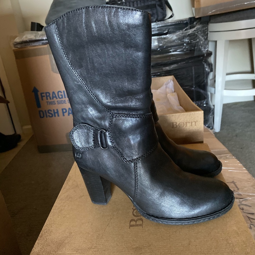 Born NWT Boots 7.5
